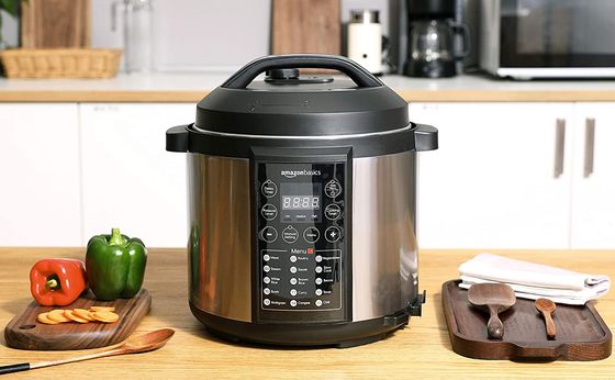 Electric Powered Slow Cooker With Black Lid