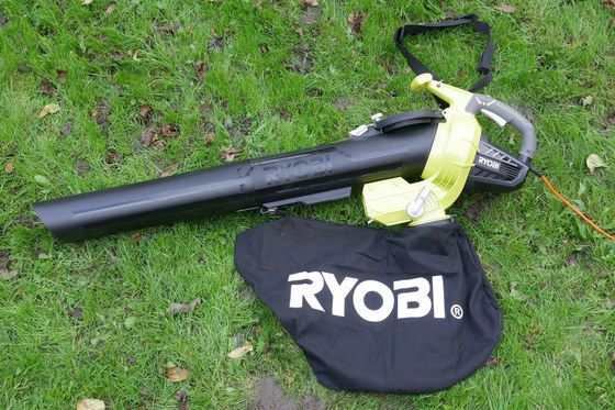 Lightweight Leaf Blower With Green Band