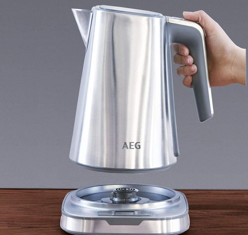 Tea Kettle With Thermometer And Polished Finish