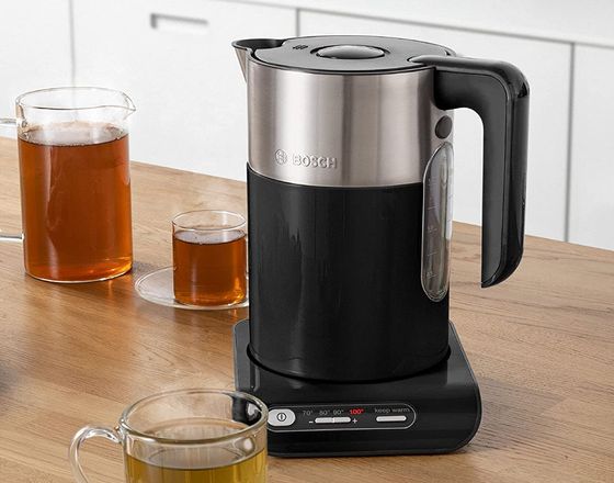 Temperature Control Kettle With Black Handle