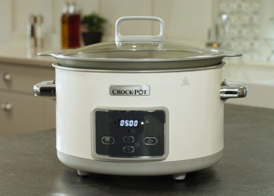 Crock Pot Slow Cooker With 2 Side Grips