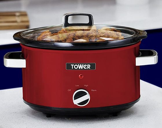 Red Slow Cooker With Grip On Cover