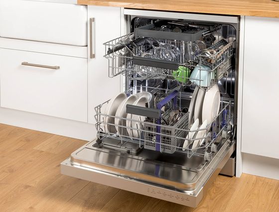White Slimline Freestanding Dishwasher
