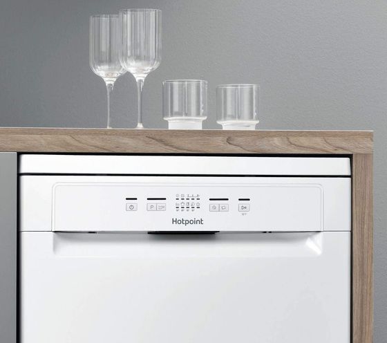 13 Place Settings Freestanding Dishwasher