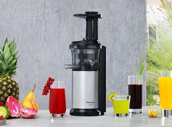 Slow Easy Clean Juicer With Black Exterior