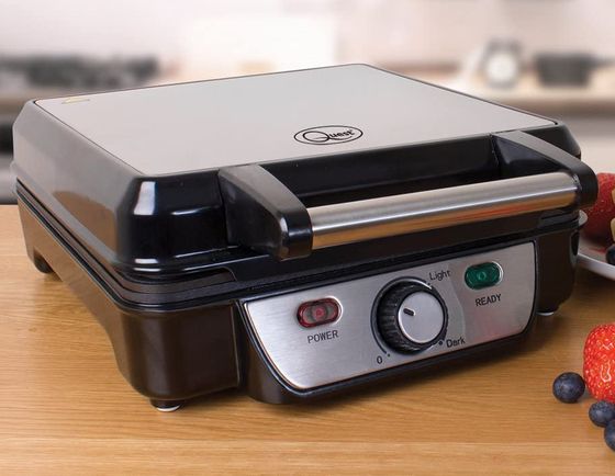 Square Waffle Maker With Black Lid