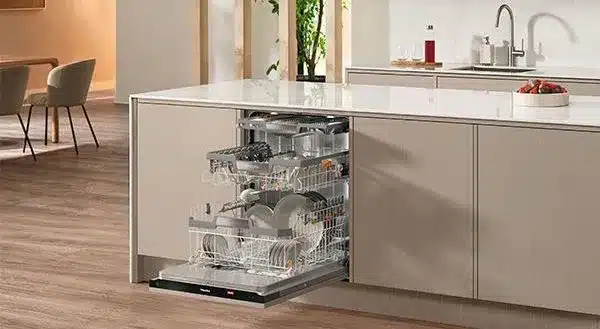 Freestanding Dishwasher In Classy Kitchen