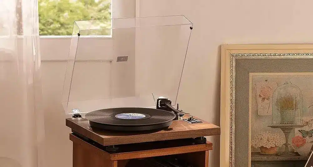1 By One Hi-Fi Record Player In Living Room