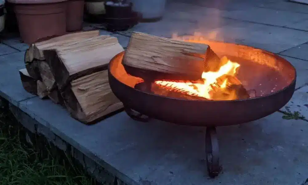 Fire Pit For BBQ On 3 Legs