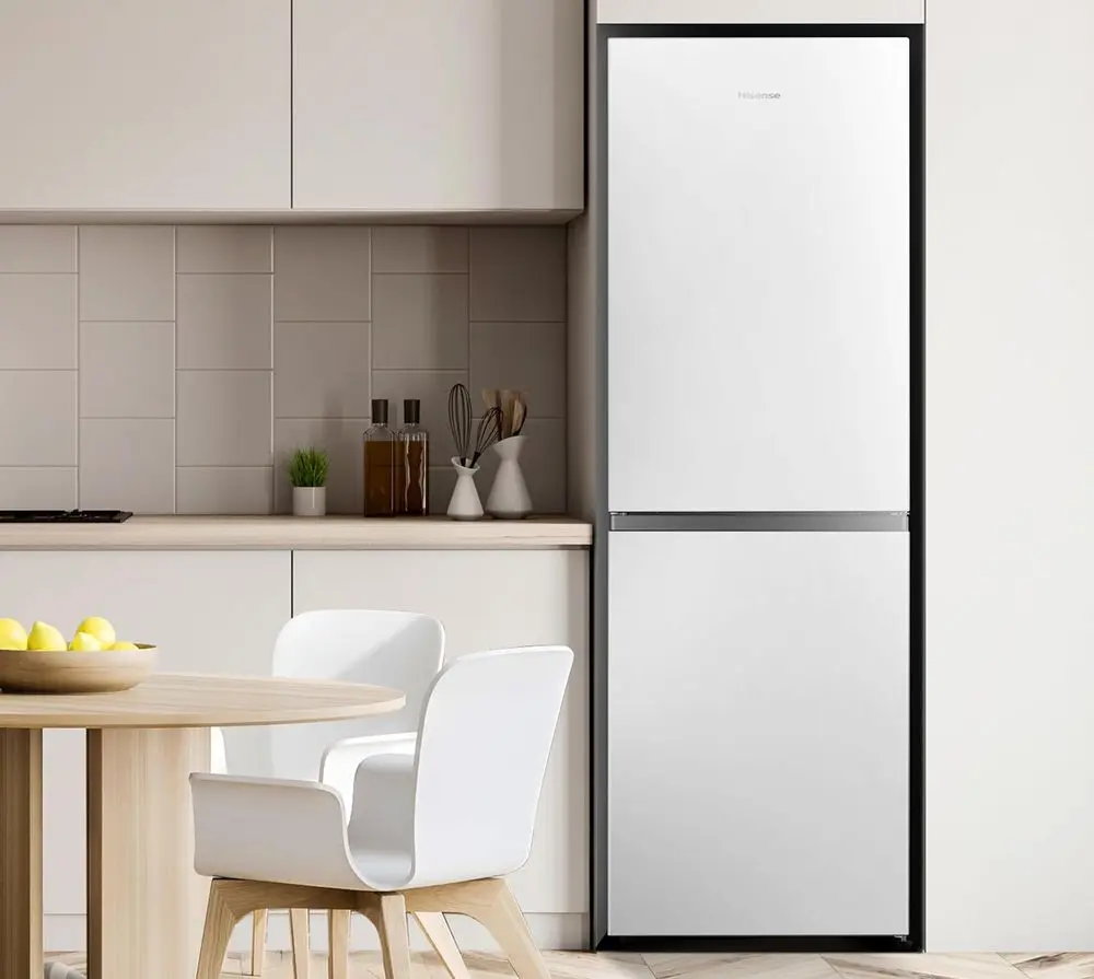 Hisense 55cm 50 50 Fridge Freezer With Light LED