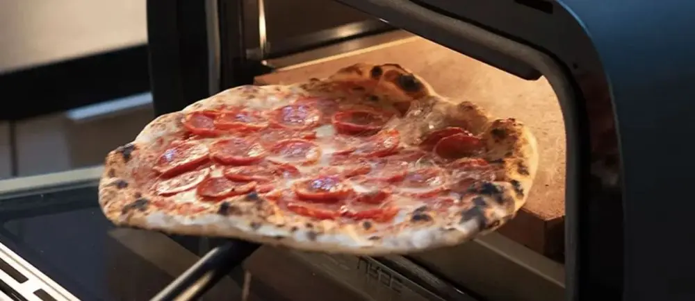 Small Black At Home Pizza Cooker