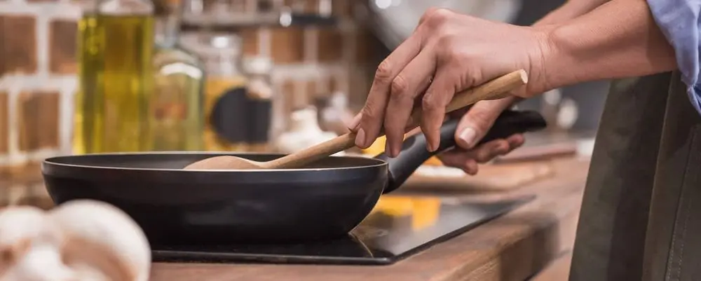 Black Ceramic Egg Pan: