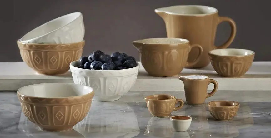Ceramic Mixing Bowls In Vintage Design