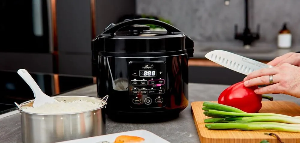Kumo Yum Asia Rice Cooker Showing LED Status