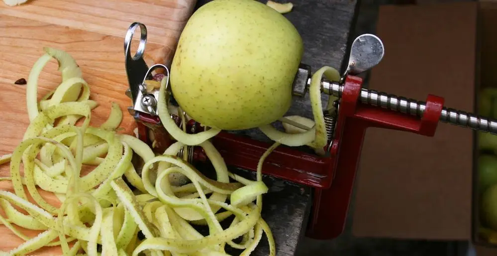 Hand Crank Potato Peeler Mechanism