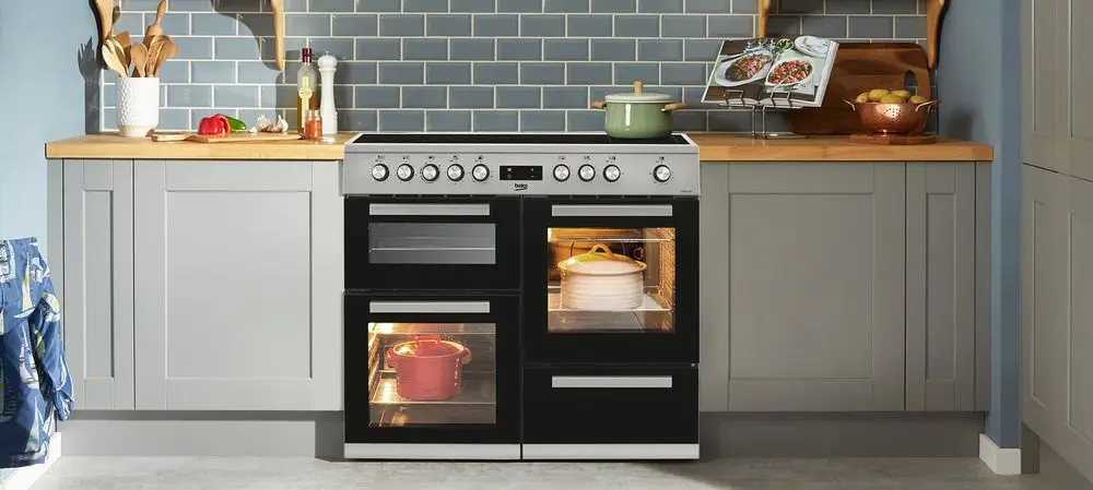 Integrated Oven And Hob In Big Kitchen