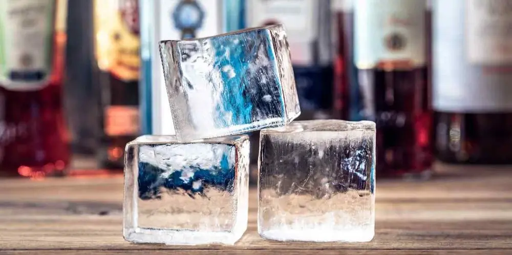 Very Clear Ice Cubes For Spirits