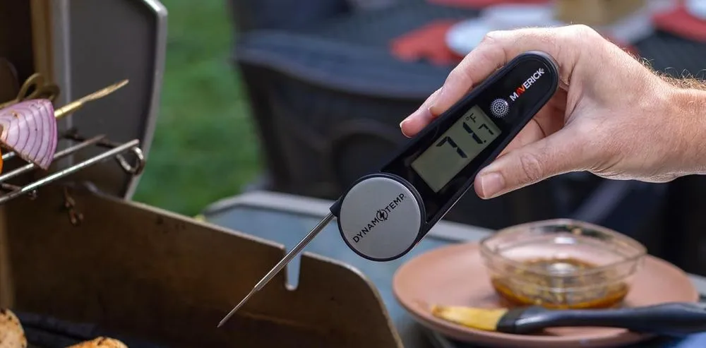 Maverick Instant Thermometer On BBQ