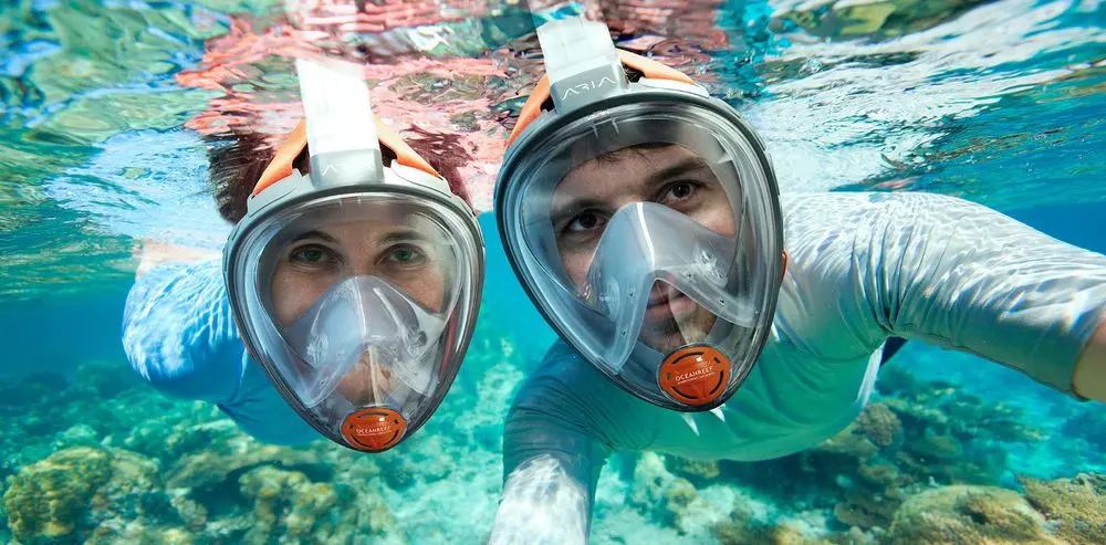 Snorkel Mask Couple