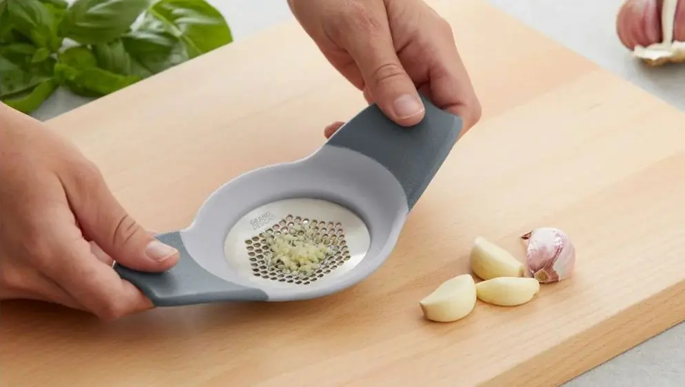 Garlic Press Rocker In Grey