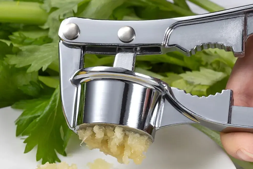 Garlic Press Mincer With Leaves