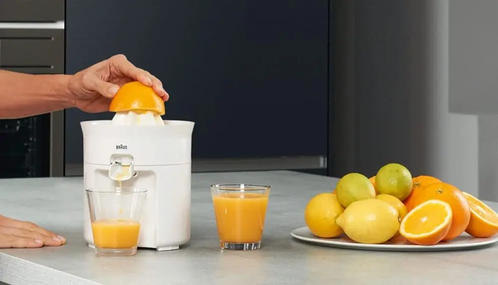 Plastic Lemon Squeezer In White