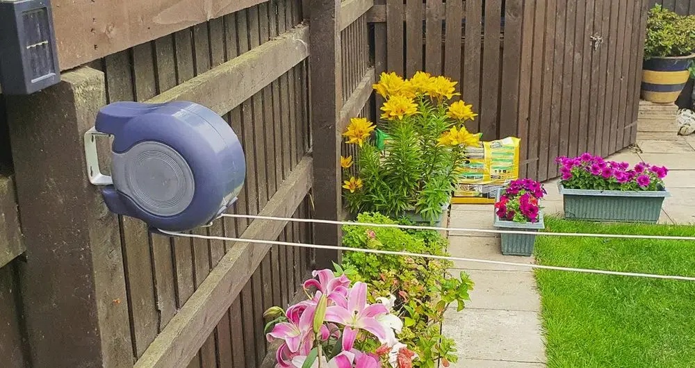 Retractable Outdoor Clothes Line In Blue