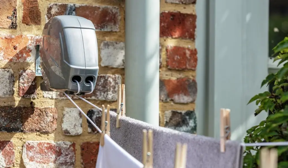 Extendable Washing Line Screwed On To Wall