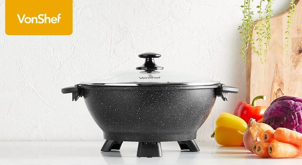 VonShef 1400W Electric Wok Pan & Vegetables