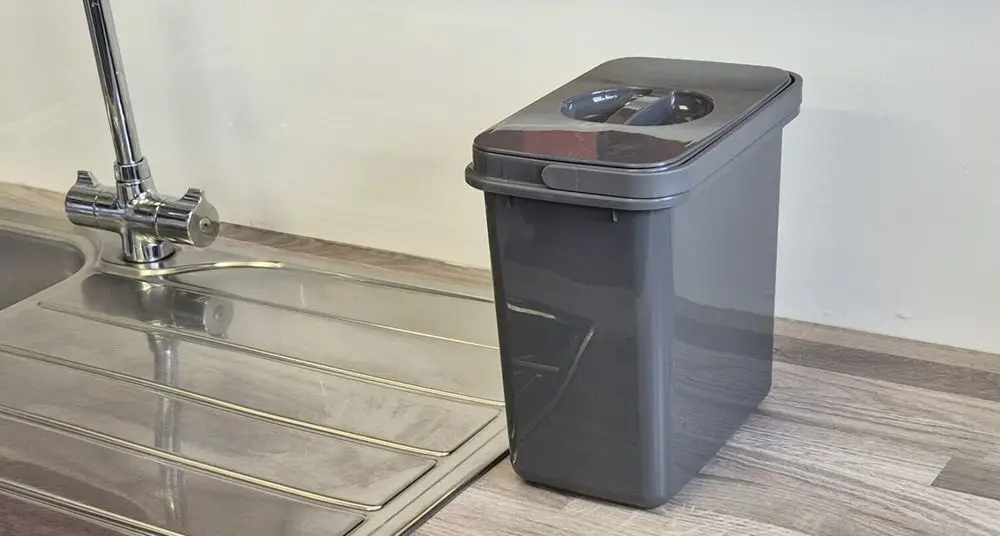 Compost Caddy Bin In Green