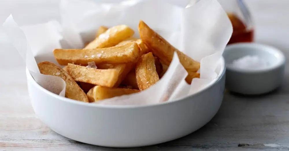 Thin Potato Chips With Salt