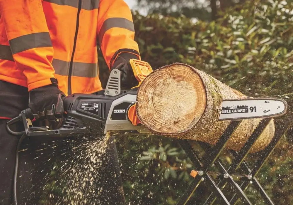 Electric Chainsaw With Cable