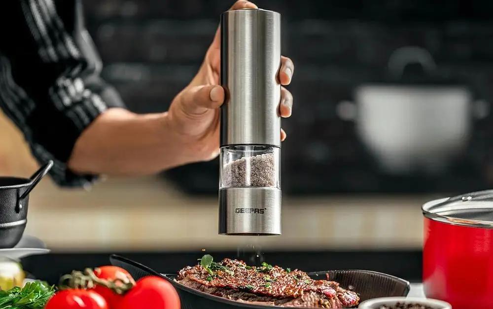 Salt Pepper Battery-Operated Grinder With Fried Steak