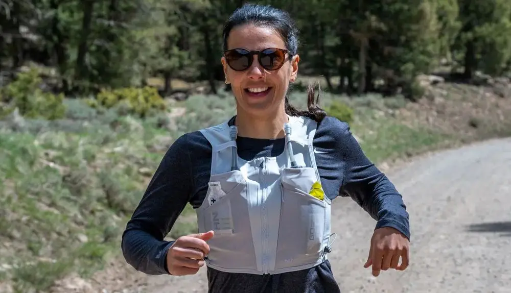 Running Vest With Bladder On Road
