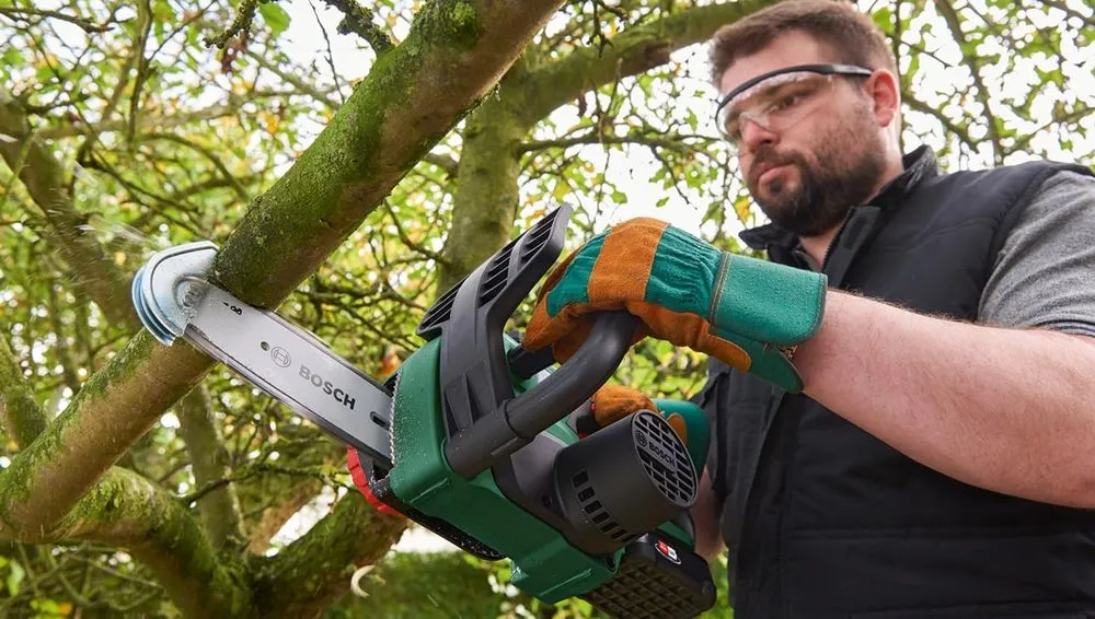 Bosch SDS System Chainsaw Cutting Branches