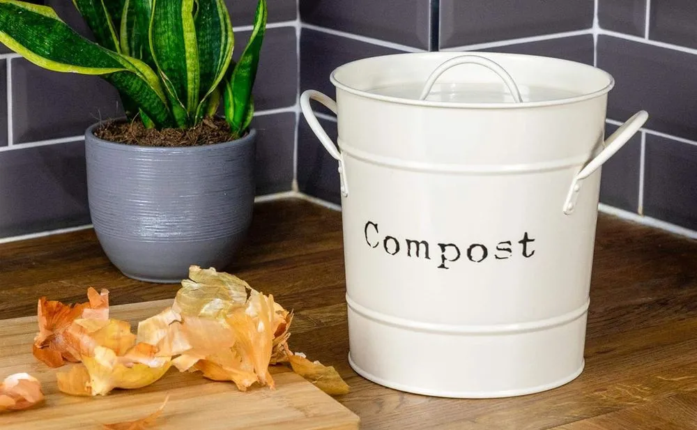 Harbour Housewares Rustic Compost Bin In Countertop