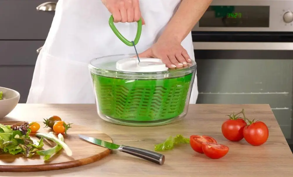 Pull-Cord Salad Spinner Design