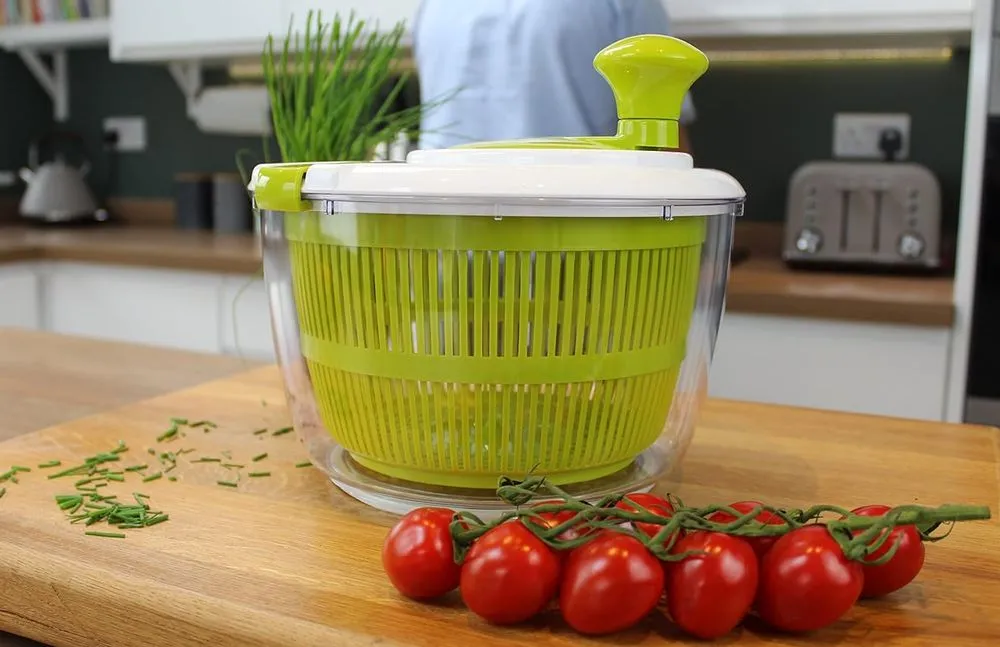 Taylors Eye Salad Spinner Colander With Tomatoes