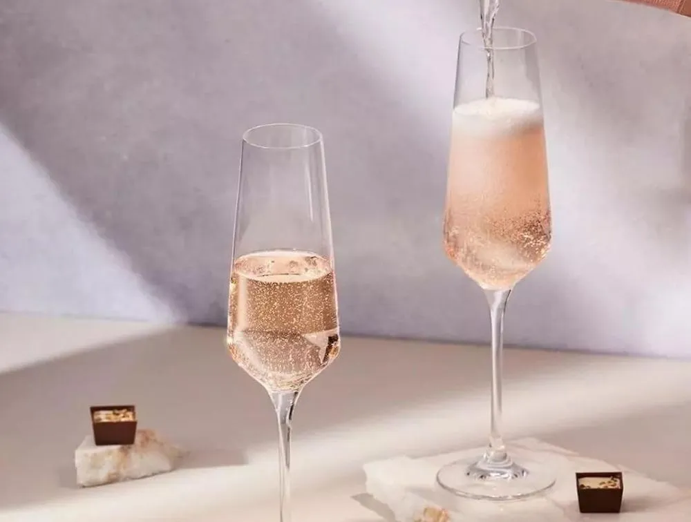 2 Krosno Avant-Garde Champagne Glasses With Bottle