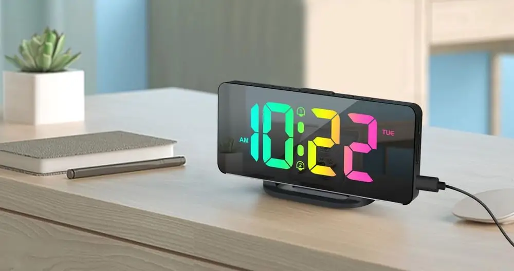Digital World Clock & Smartphone