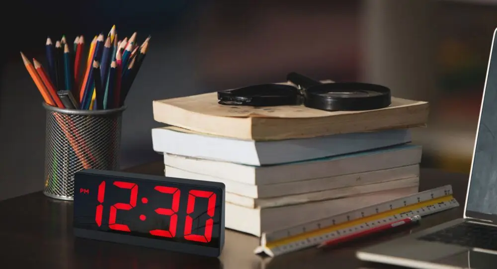 Electric Alarm Clock PM AM