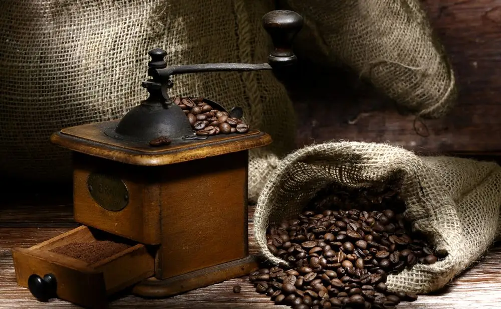 Coffee Grinder With Hand Lever