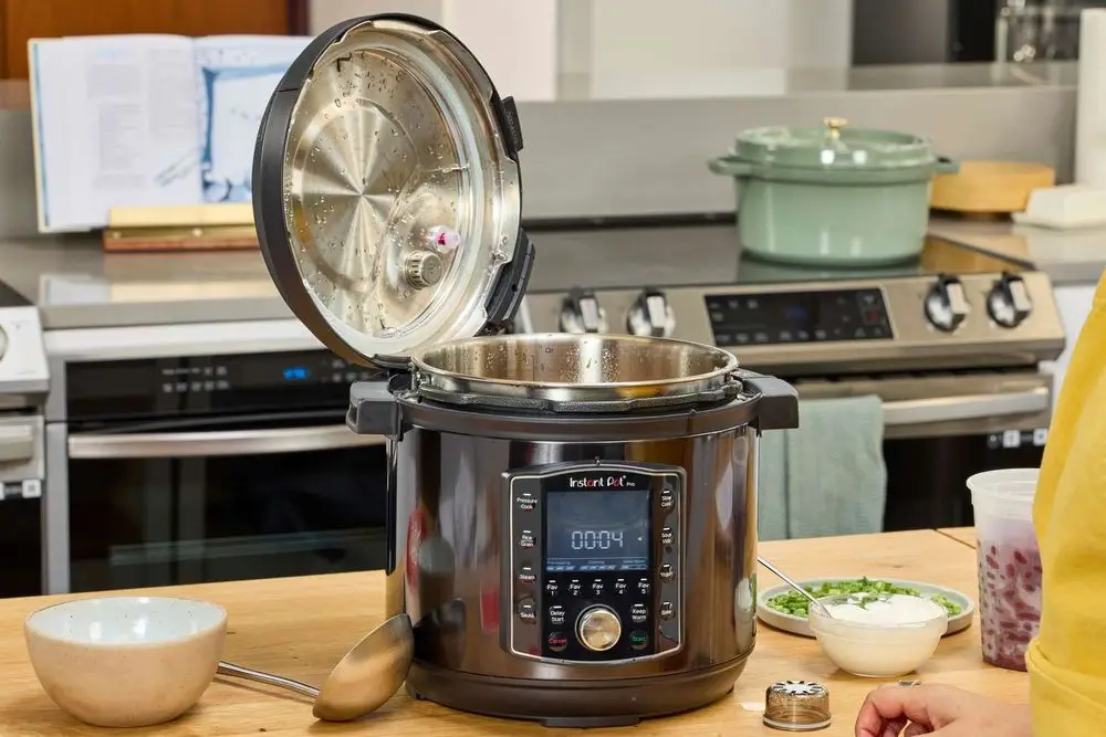 Non Stick Pressure Cooker Open Lid